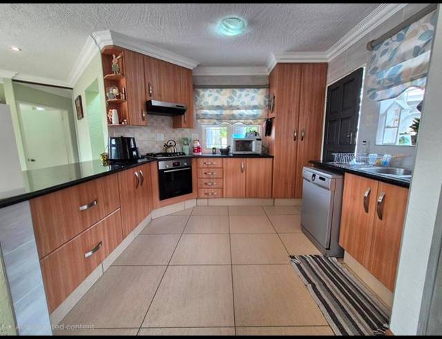 3 BEDROOM CLUSTER FOR SALE IN BEYERS PARK